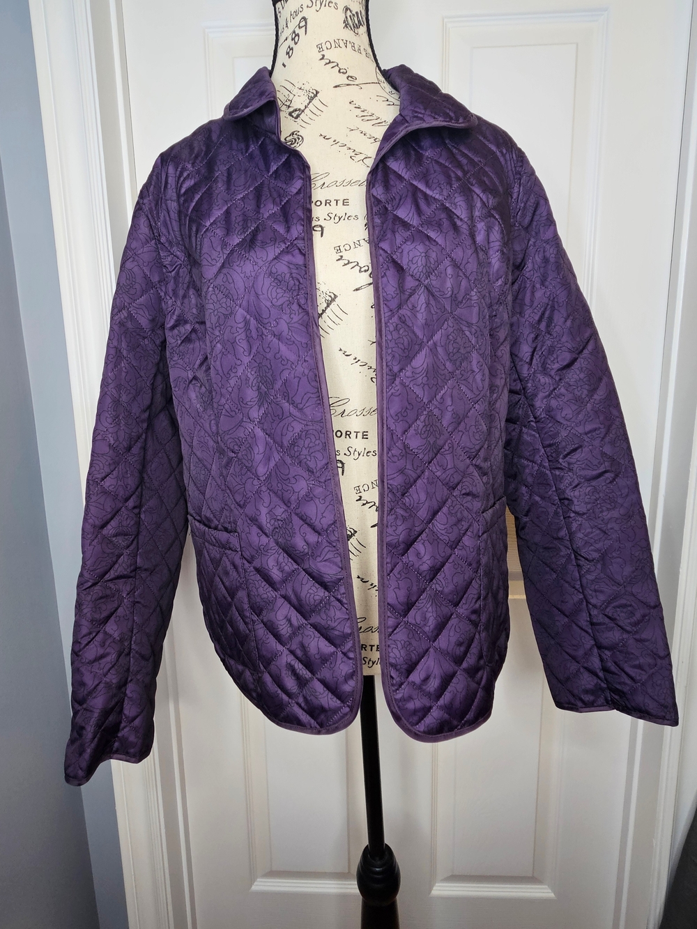 NWOT Northern Reflections Purple  Quilted Jacket Black Print Open Front Size L